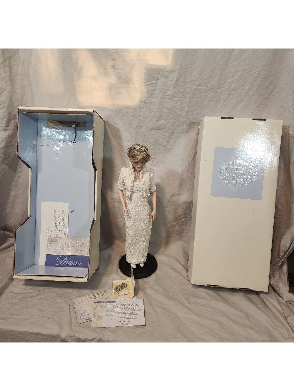 Franklin Mint Diana Princess of Wales Porcelain Doll Original Box COA New